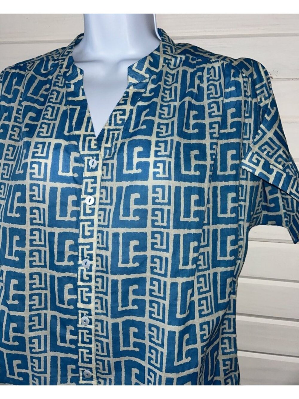Olivia James The Label Sz XS Tatum Top Blue Greek Key Cotton Blouse Casual EUC